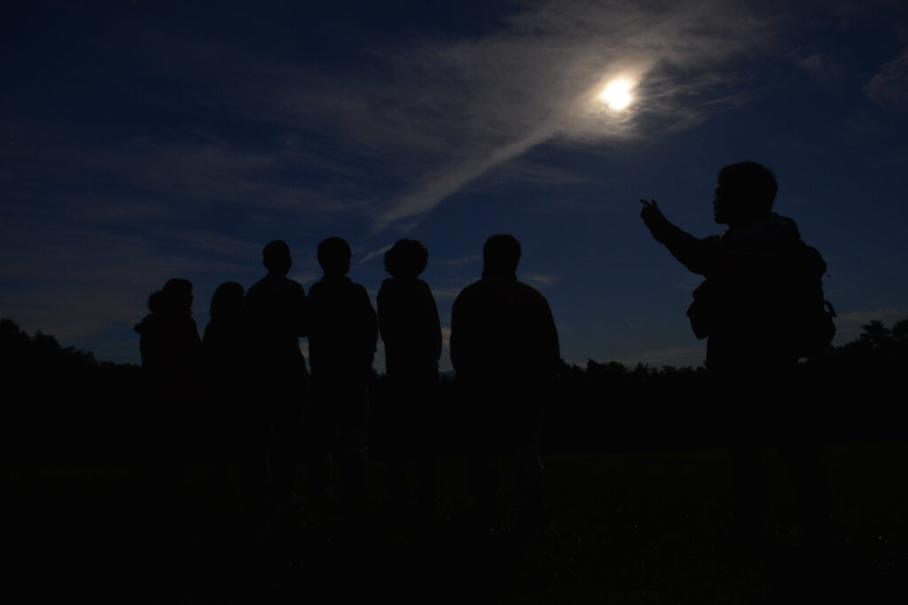 満月の夜に森を歩く特別体験！清里ムーンライトハイキング2026｜清泉寮開催